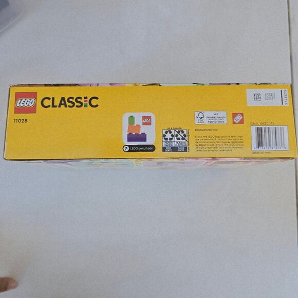 LEGO Classic Creative Pastel Fun (11028) building set. - Picture 3 of 6